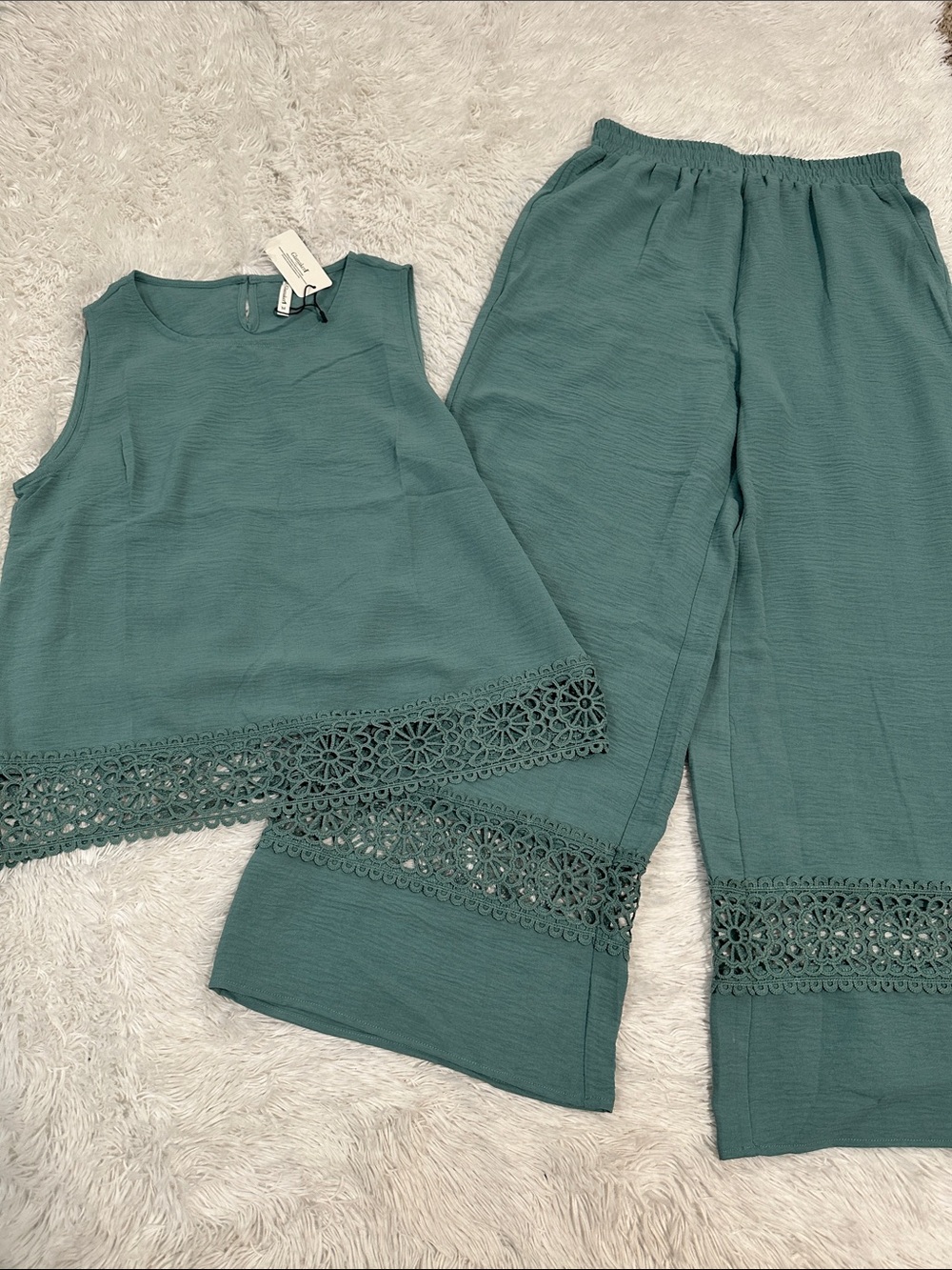🌴 NWT Glamaker Blouse & Wide Leg Pant Set